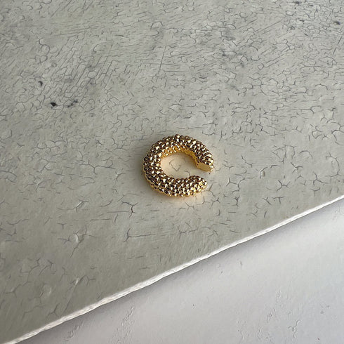 caviar earcuff